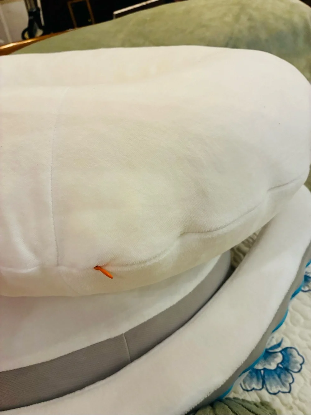 MedCline Shoulder Relief System for Side Sleepers who Suffer with Shoulder Pain